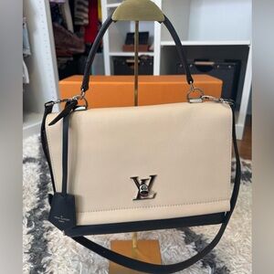 Authentic Louis Vuitton Lockme II Noir/Vanilla handbag